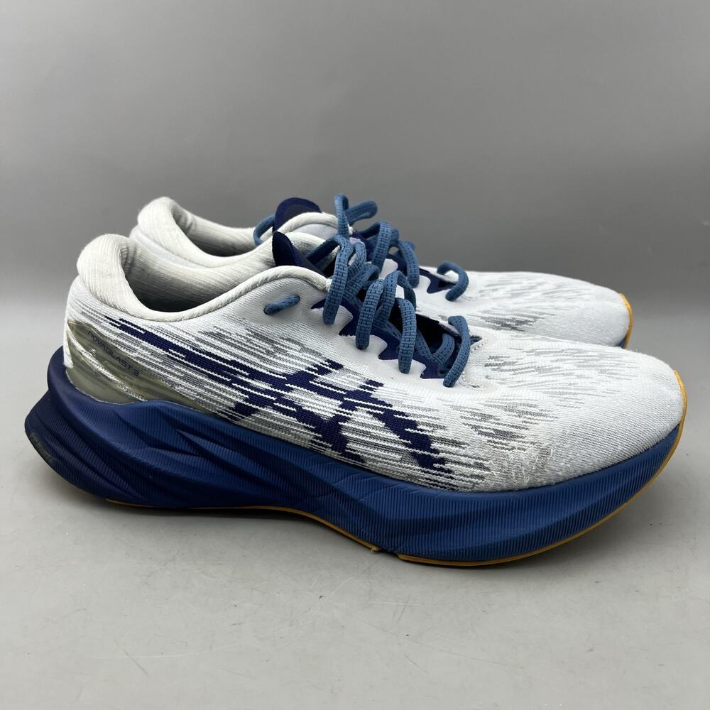 Asics Novablast 3 Running Shoes Men Size 9.5 White Blue Mesh Comfort Sneakers
